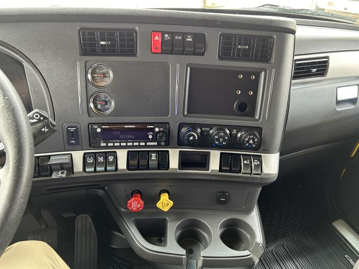 2023 Kenworth T680-37