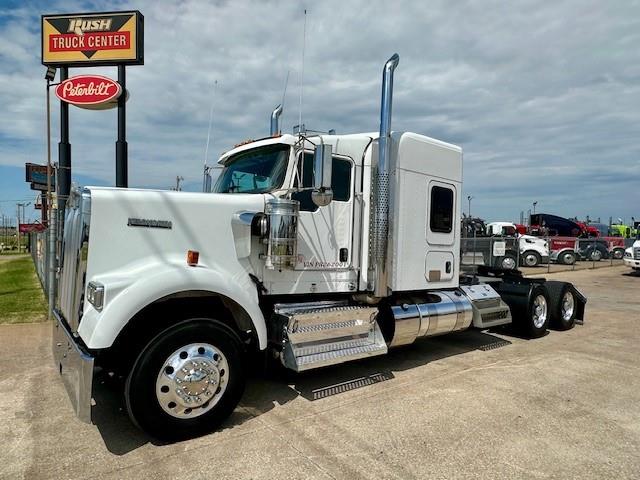 2023 Kenworth W900-1