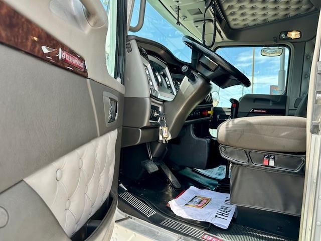 2023 Kenworth W900-15