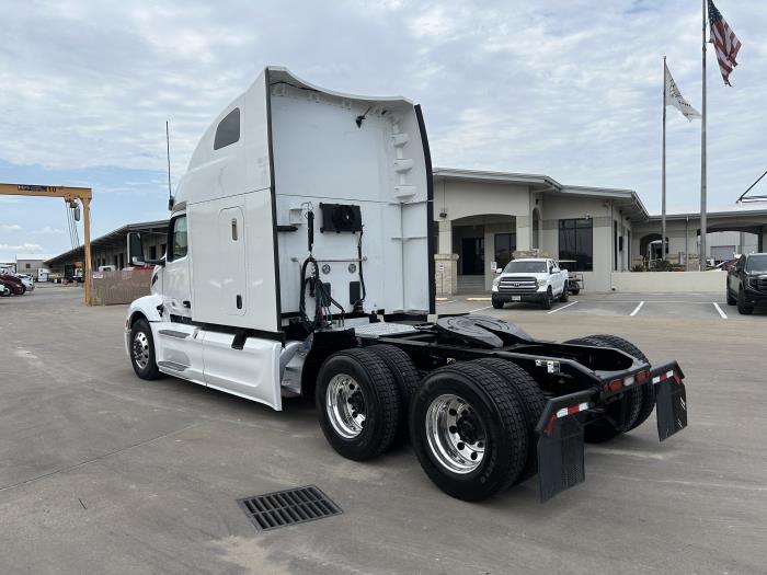 2022 Peterbilt 579 photo 4