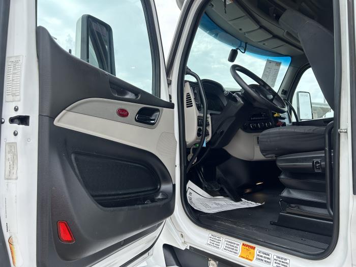 2022 Peterbilt 579-25
