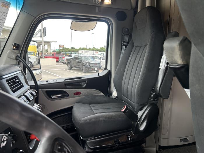 2022 Peterbilt 579-26