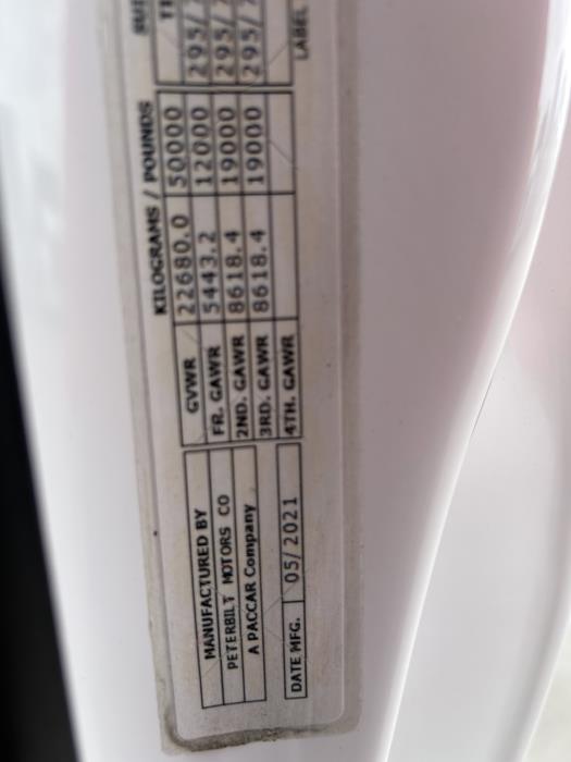 2022 Peterbilt 579-27