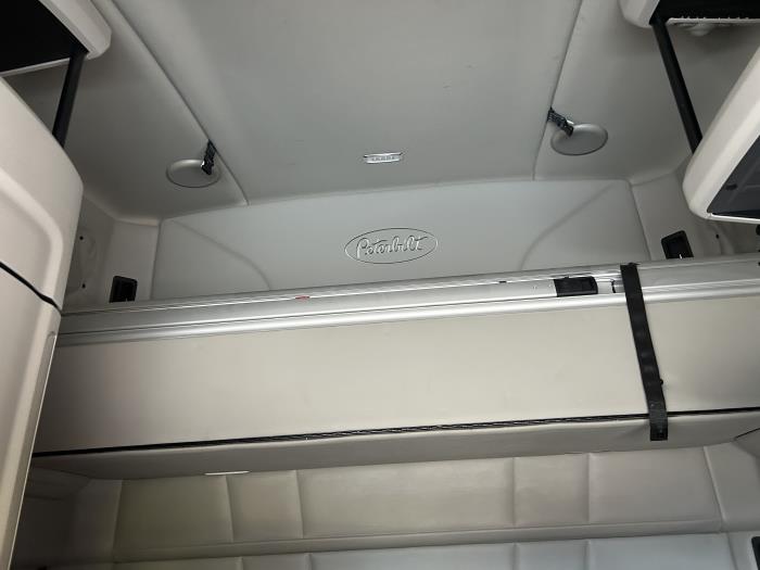 2022 Peterbilt 579-30