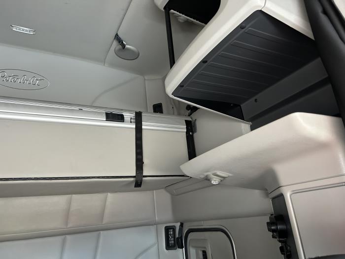 2022 Peterbilt 579-31