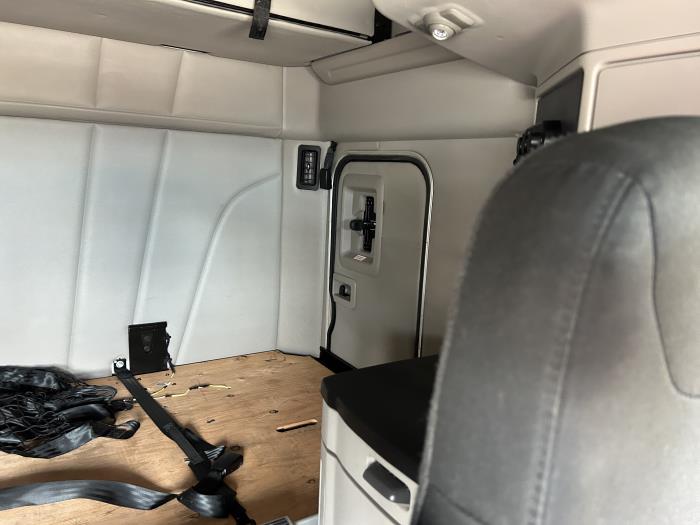 2022 Peterbilt 579-34