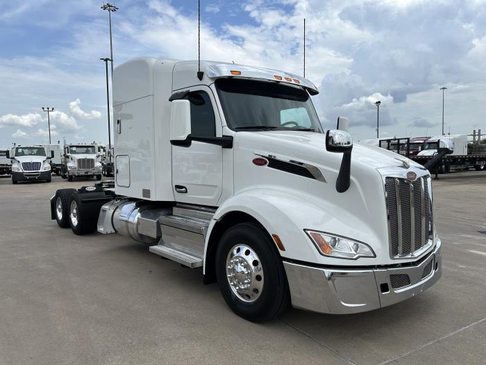 2023 Peterbilt 579-7