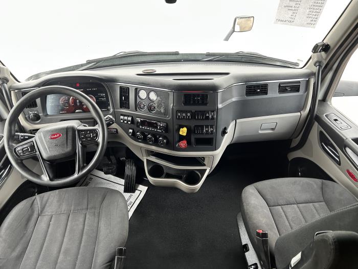 2022 Peterbilt 579-35