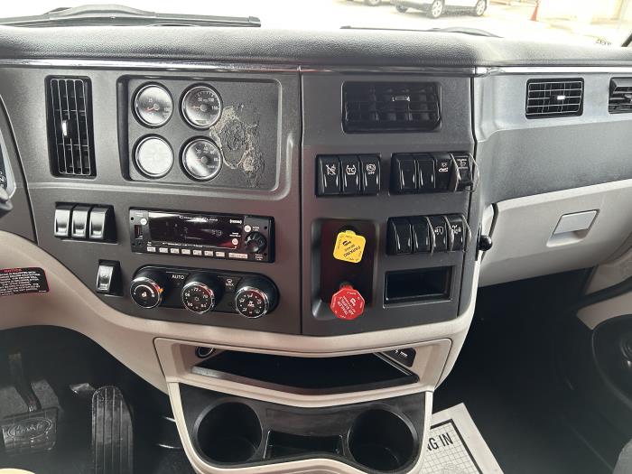 2022 Peterbilt 579-37