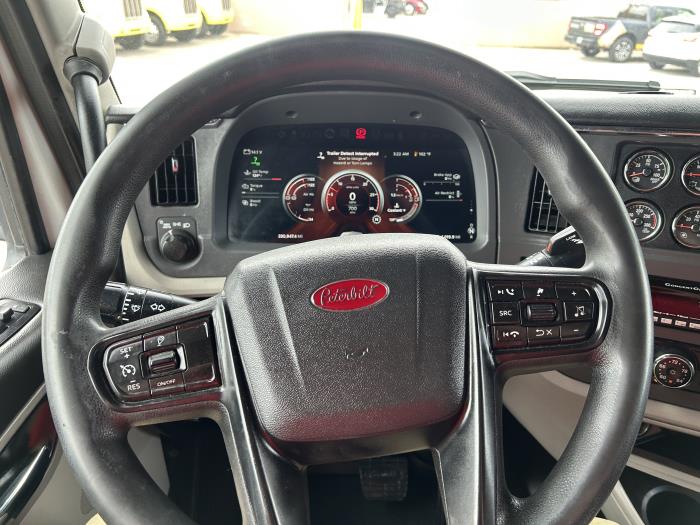 2022 Peterbilt 579-38