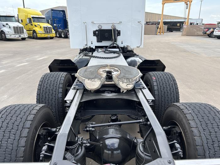 2023 Peterbilt 579-12