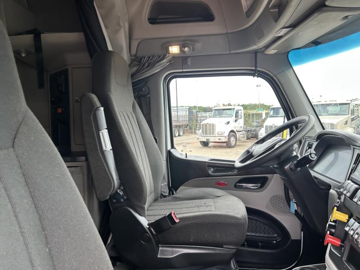 2023 Peterbilt 579-23