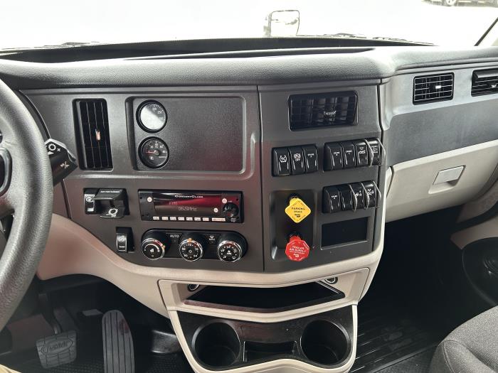 2023 Peterbilt 579-33