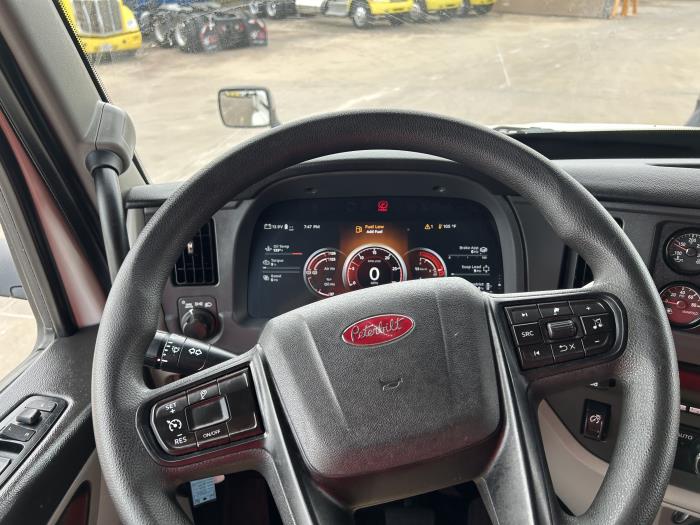 2023 Peterbilt 579-34