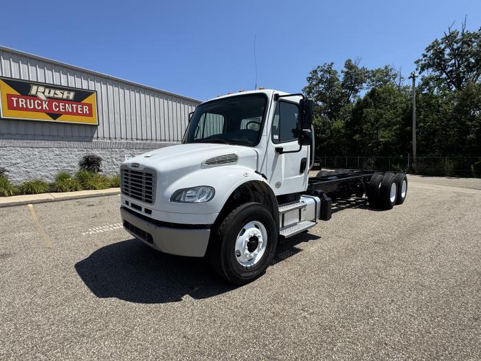 2020 Freightliner M2 106 Medium Duty photo 2