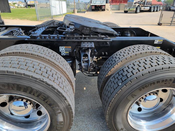 2021 Peterbilt 579-5