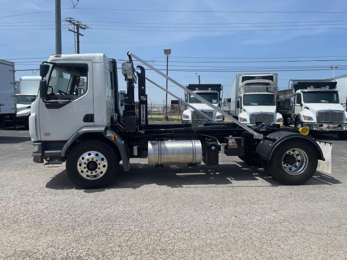 2025 Peterbilt 220-10