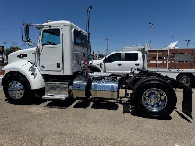 2019 Peterbilt 337-8