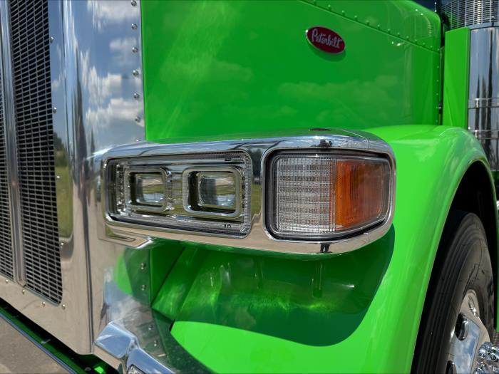 2026 Peterbilt 589-10