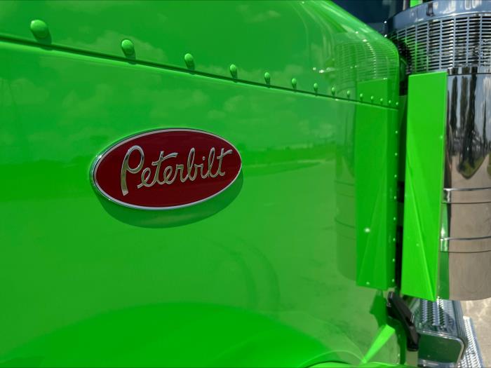 2026 Peterbilt 589-11