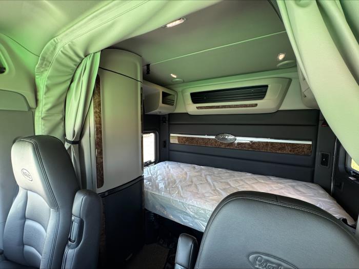 2026 Peterbilt 589-22