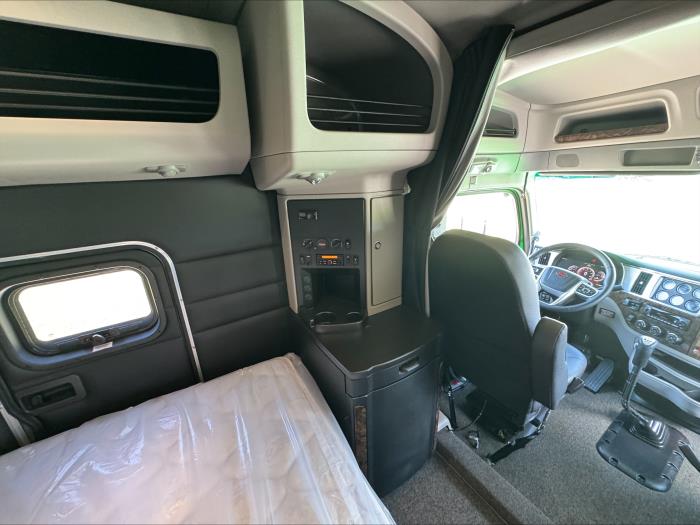 2026 Peterbilt 589-26