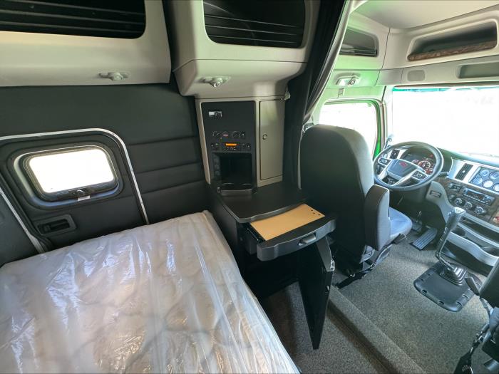 2026 Peterbilt 589-27