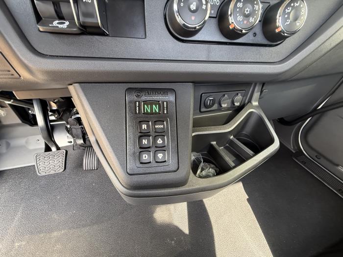 2026 Peterbilt 548-10