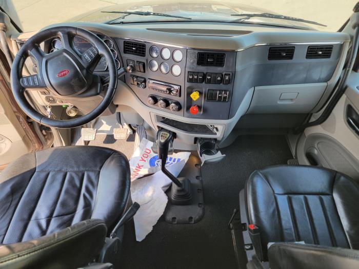 2020 Peterbilt 579-17