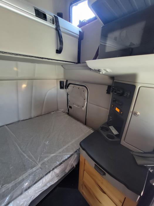 2020 Peterbilt 579-18