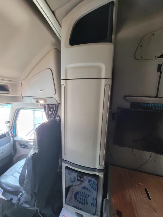 2020 Peterbilt 579-16