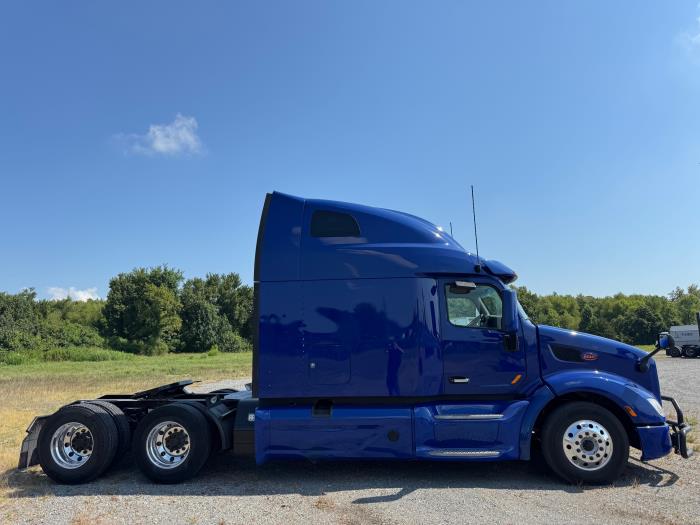 2022 Peterbilt 579-4