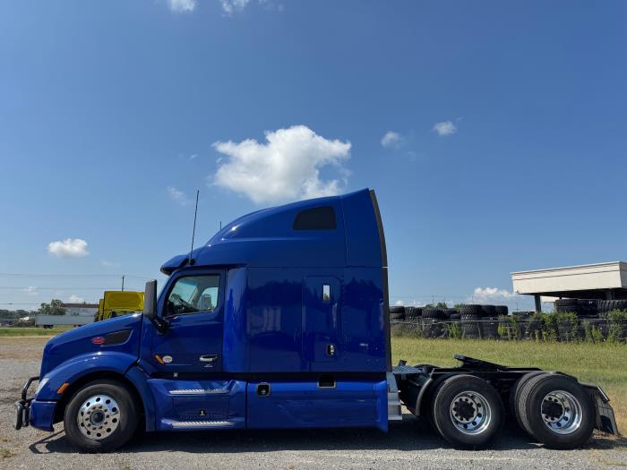 2022 Peterbilt 579-8