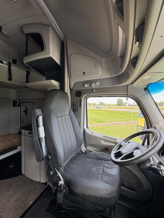 2022 Peterbilt 579-17