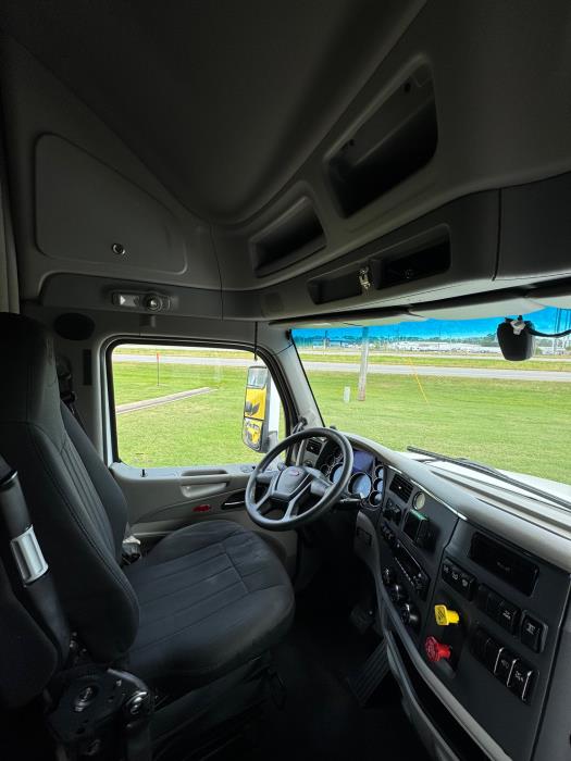 2022 Peterbilt 579-18