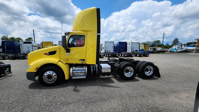 2021 Peterbilt 579-3