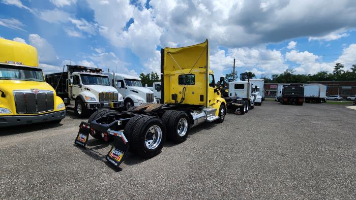 2021 Peterbilt 579-6
