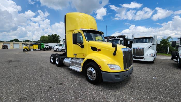 2021 Peterbilt 579-8