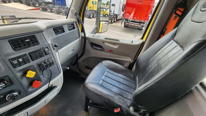 2021 Peterbilt 579-12