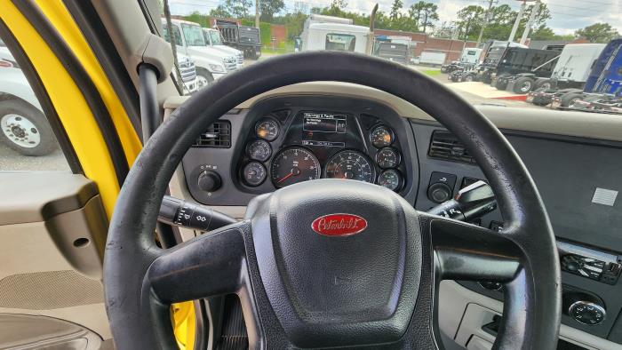 2021 Peterbilt 579-14