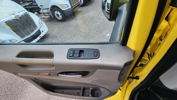 2021 Peterbilt 579-16