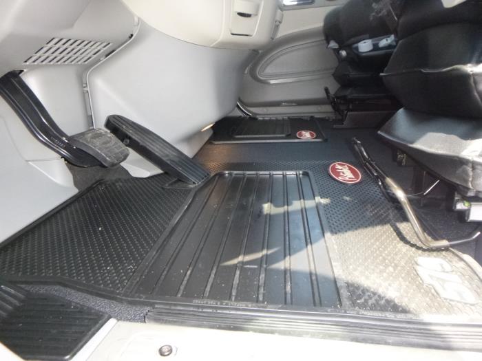 2021 Peterbilt 579-15