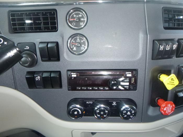 2021 Peterbilt 579-18