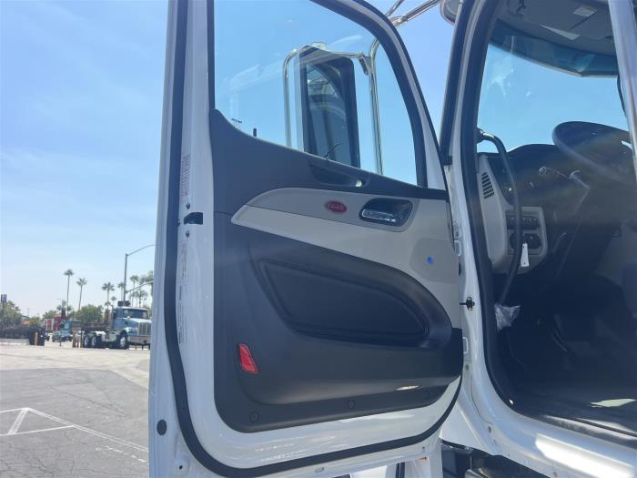 2026 Peterbilt 589-24