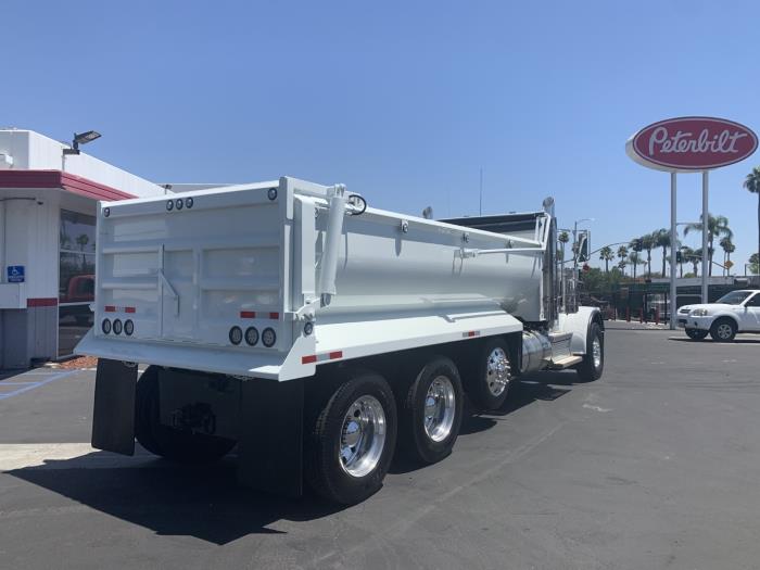 2026 Peterbilt 589-2
