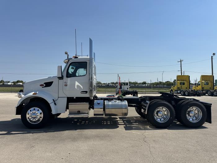 2026 Peterbilt 567-4