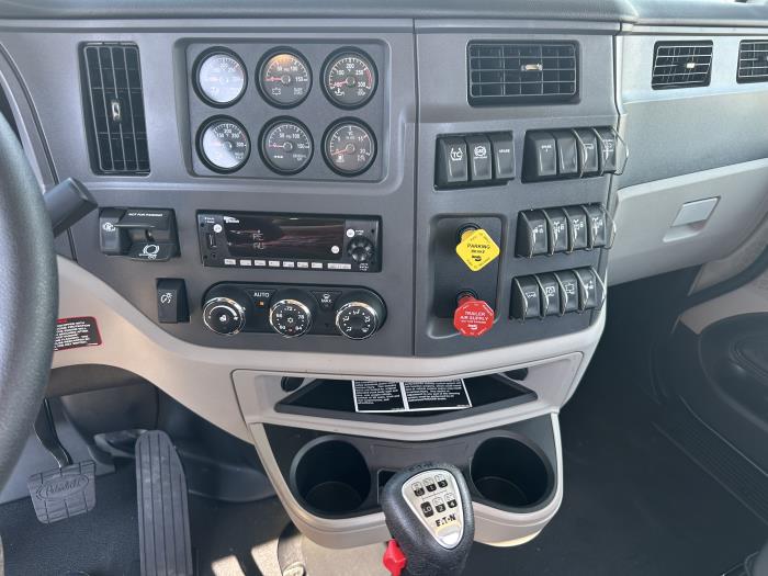 2026 Peterbilt 567-8