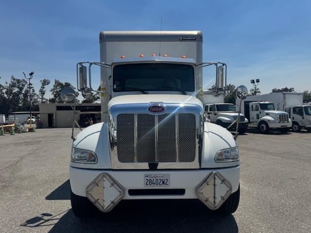 2020 Peterbilt 337 photo 3