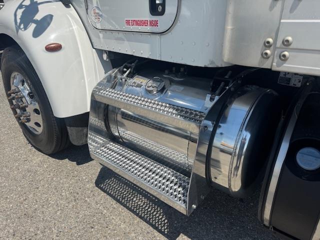 2020 Peterbilt 337-10