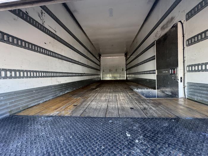 2020 Peterbilt 337-5